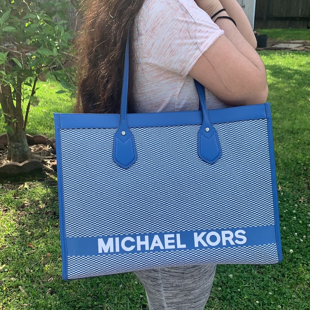 MICHAEL Michael Kors Bay Large East West Tote